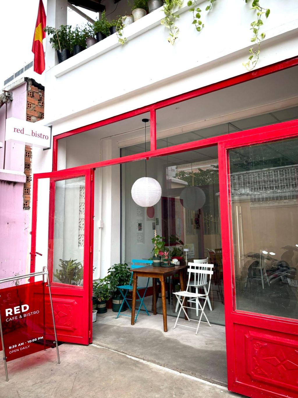 Red Bistro – A Bold Red Hideaway in District 3, Serving Light but Worthwhile Fusion&nbsp;Dishes